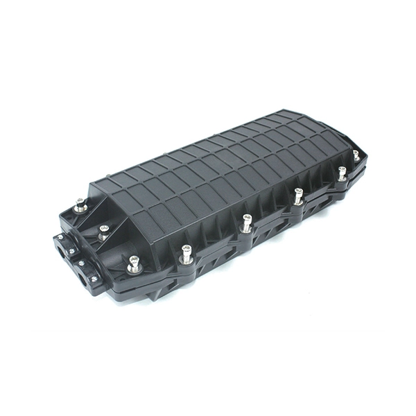 What fiber optic cable should be connected to the SPF port of the switch 